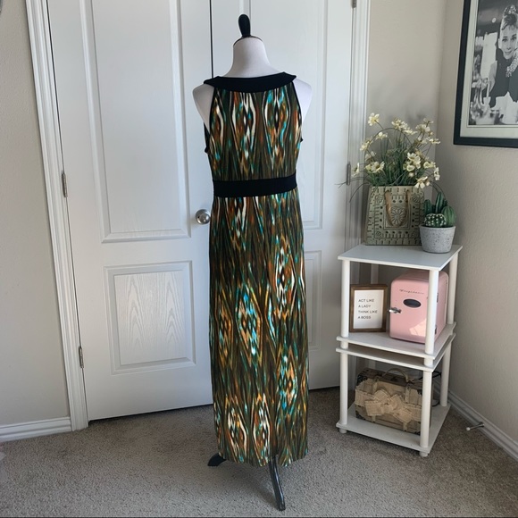 Fave Printed Maxi Dress - Picture 9 of 13